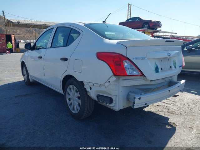 Nissan 2015 2015 3N1CN7AP8FL809795 Image 3