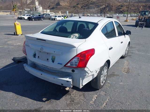 Nissan 2015 2015 3N1CN7AP8FL809795 Image 4