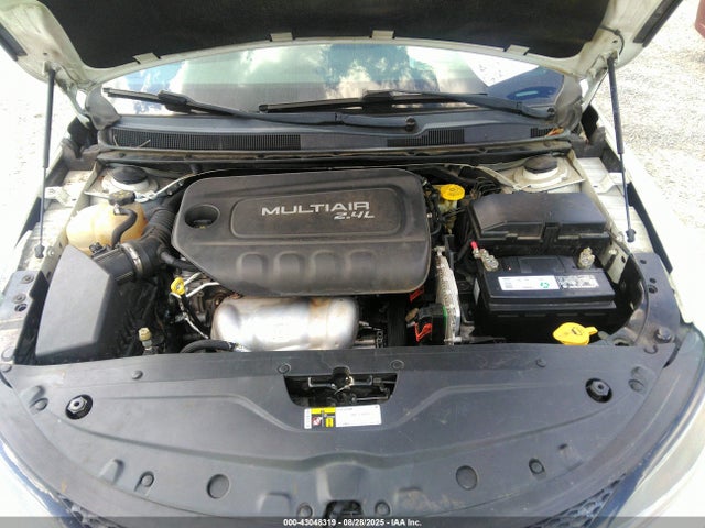 Chrysler 200 2015 1C3CCCBB7FN732937 Image 10