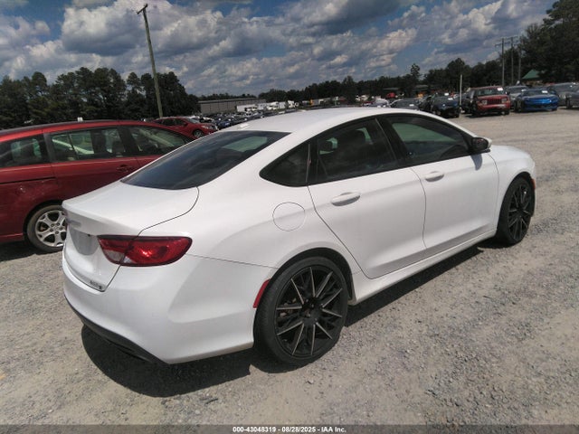 Chrysler 200 2015 1C3CCCBB7FN732937 Image 4