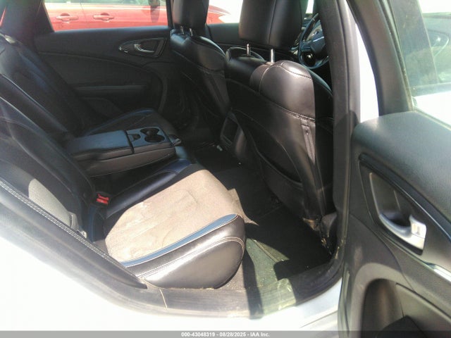 Chrysler 200 2015 1C3CCCBB7FN732937 Image 8