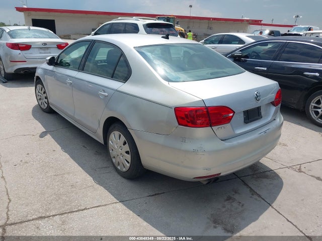 3VWD17AJ1EM270967 Volkswagen Jetta