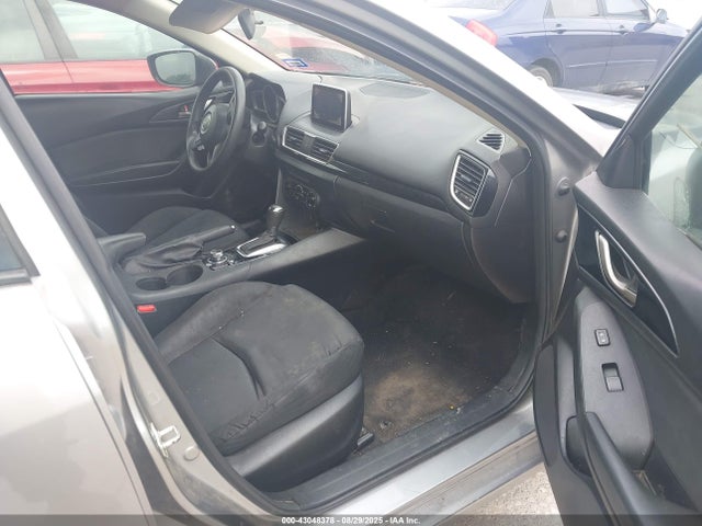3MZBM1U72FM218017 Mazda pe