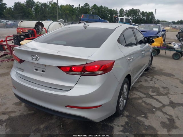 5NPD84LF1HH047988 Hyundai Elantra