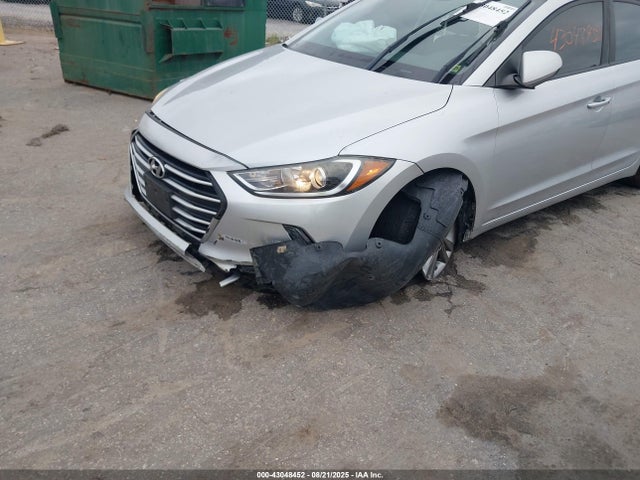 5NPD84LF1HH047988 Hyundai Elantra