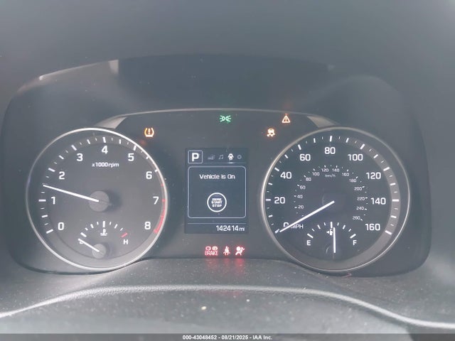 5NPD84LF1HH047988 Hyundai Elantra