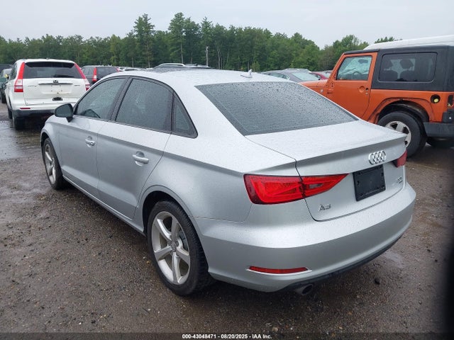 2015 AUDI A3 WAUBFGFF2F1009343 Photo 2
