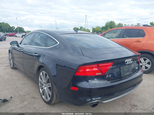 2015 AUDI A7 WAU2GAFC8FN010098 Photo 2