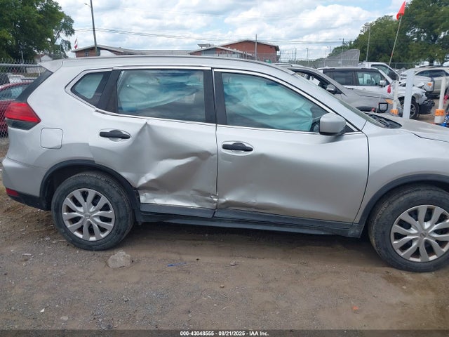 Nissan 2017 2017 KNMAT2MT4HP527649 Image 13