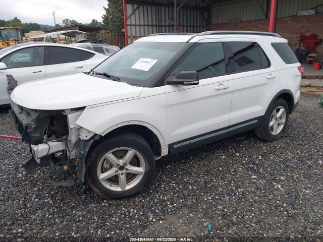 Ford 2016 2016 1FM5K8D85GGC97651 Image 2