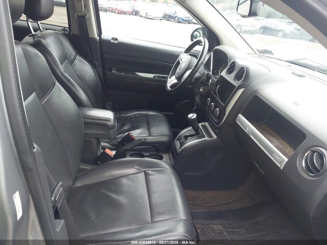 1C4NJDEB2GD651153 Jeep 2016