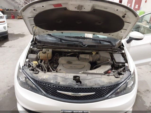 Chrysler Voyager Lx 2022 2C4RC1CG3NR204298 Image 10