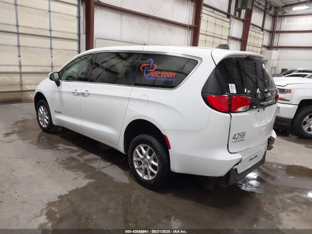 Chrysler Voyager Lx 2022 2C4RC1CG3NR204298 Image 3