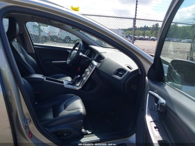 2017 VOLVO V60 YV140MEKXH1332451 Photo 4