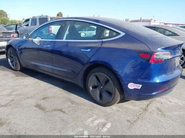 2018 TESLA MODEL 3 5YJ3E1EA3JF160477 Photo 2