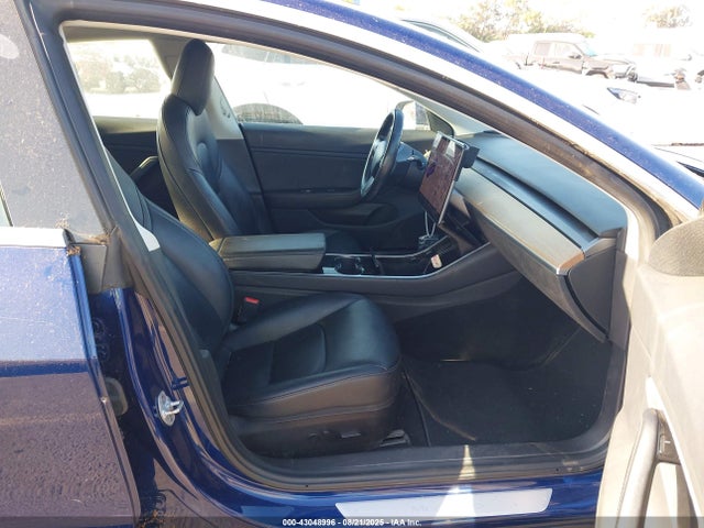 2018 TESLA MODEL 3 5YJ3E1EA3JF160477 Photo 4