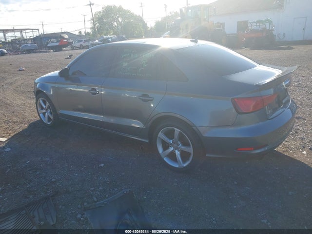 2015 AUDI A3 WAUBFGFF8F1009864 Photo 2