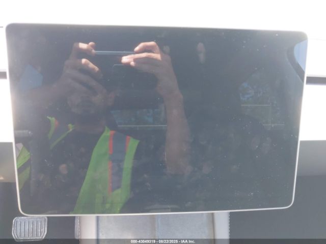 2025 TESLA MODEL Y 7SAYGDEE5SA365868 Photo 6