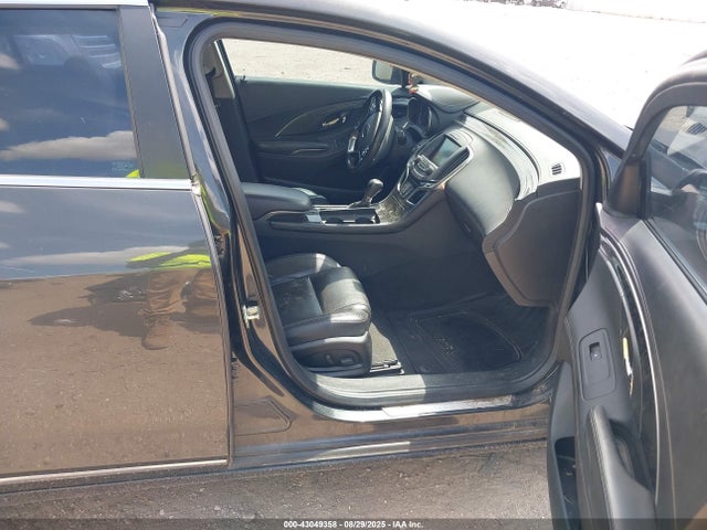 1G4GB5G34EF111088 Buick lfx