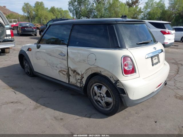 2011 MINI COOPER WMWSU3C5XBT098779 Photo 2