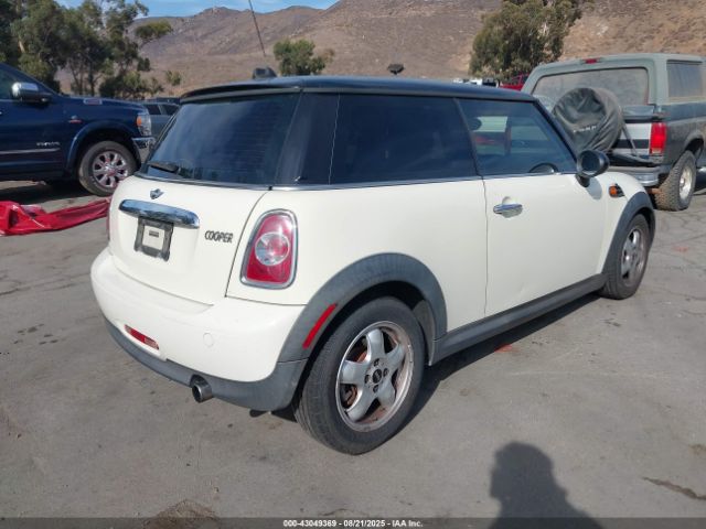 2011 MINI COOPER WMWSU3C5XBT098779 Photo 3