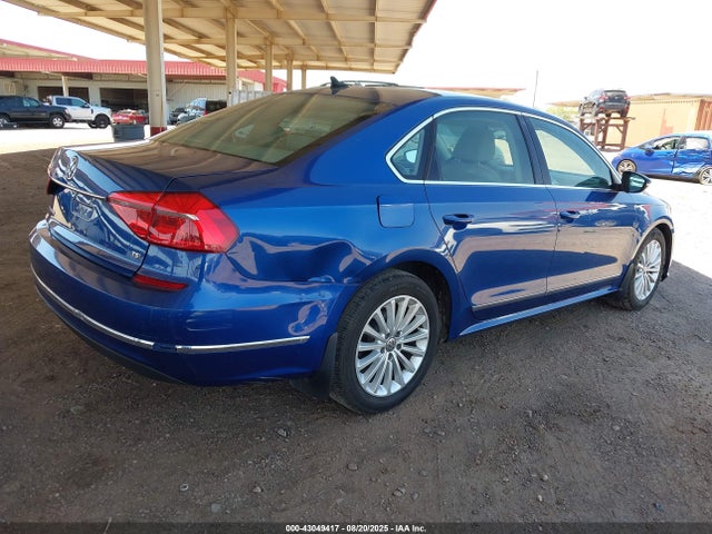 1VWBT7A30GC021633 Volkswagen 2016