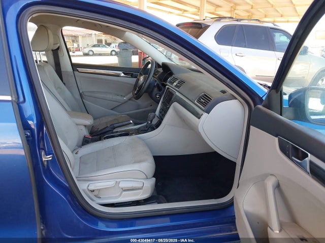1VWBT7A30GC021633 Volkswagen 2016
