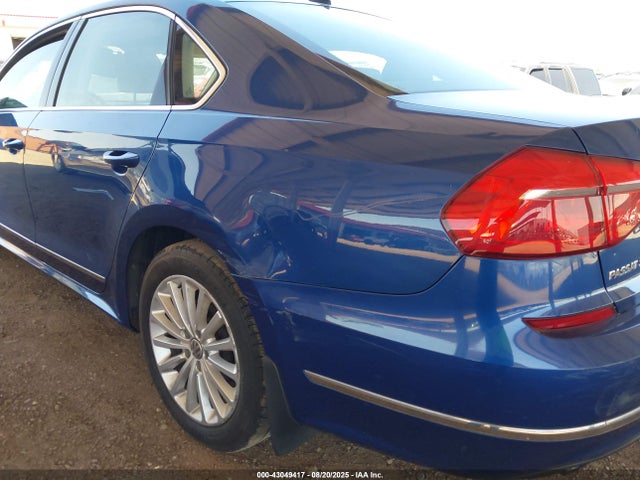 1VWBT7A30GC021633 Volkswagen 2016