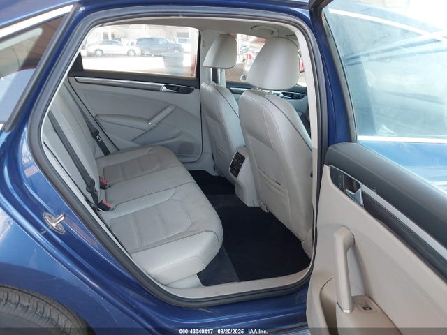 1VWBT7A30GC021633 Volkswagen 2016