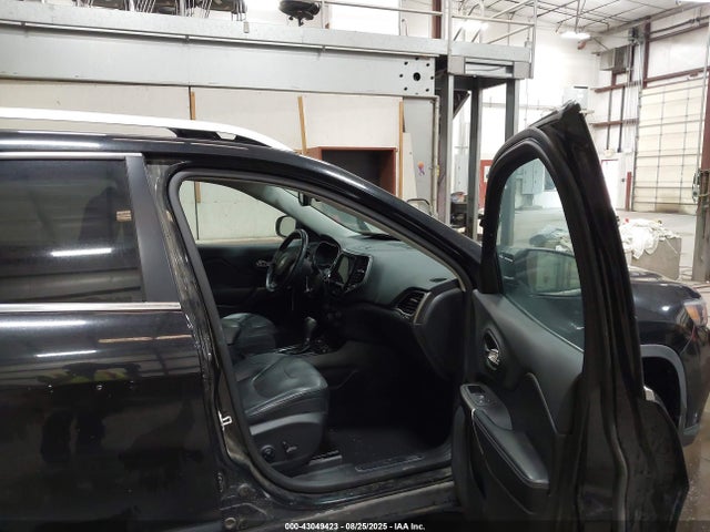 1C4PJMDX1KD282106 Jeep Cherokee