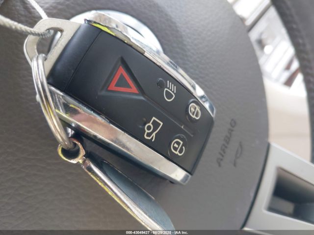 2011 JAGUAR XF SAJWA0GBXBLR94528 Photo 10