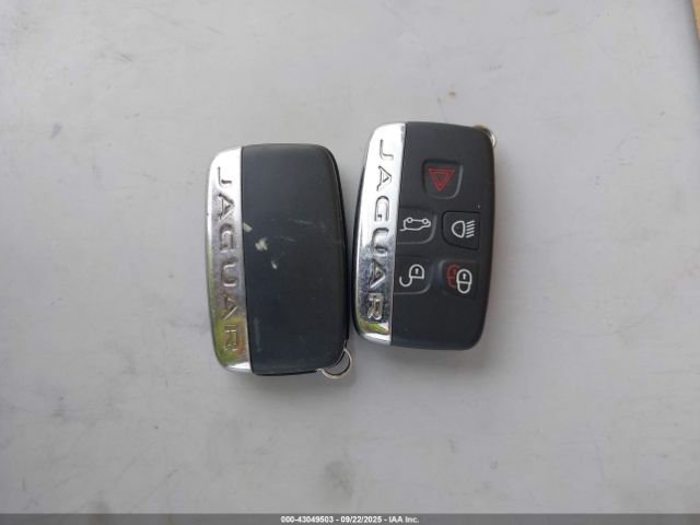 2017 JAGUAR XE SAJAR4BG3HA969505 Photo 10