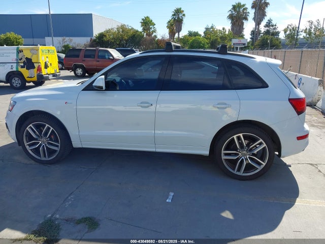 WA1CGAFP3FA046437 Audi SQ5