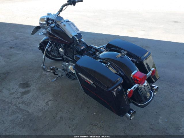2011 HARLEY-DAVIDSON FLHR 1HD1FB411BB618516 Photo 2