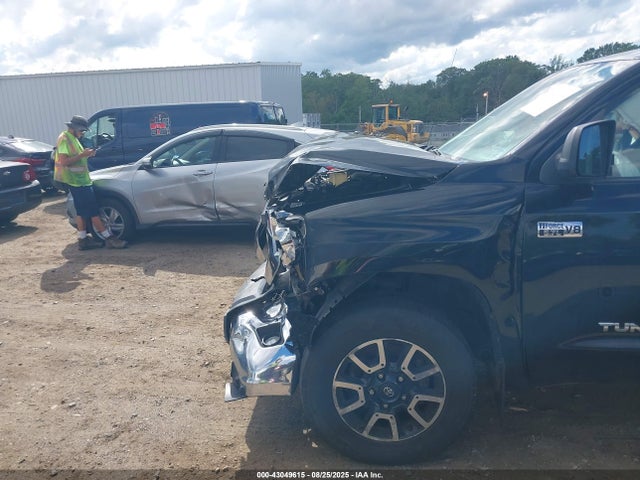 5TFUY5F18FX428454 Toyota Tundra Sr5 5.7l V8