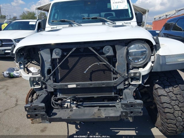 1C6JJTBG3LL118230 Jeep 2020