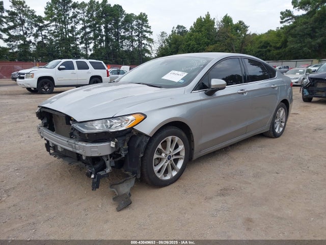 Ford 2020 2020 3FA6P0HD8LR235432 Image 2