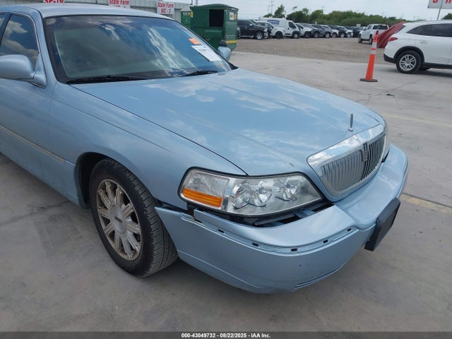 2009 LINCOLN TOWN CAR 2LNHM82V39X636940 Photo 5