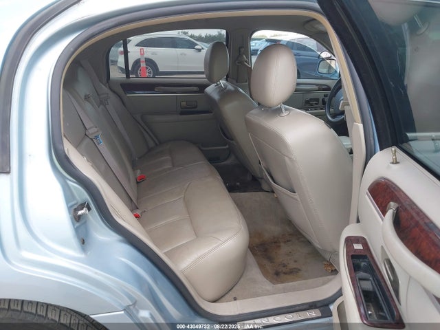 2009 LINCOLN TOWN CAR 2LNHM82V39X636940 Photo 7