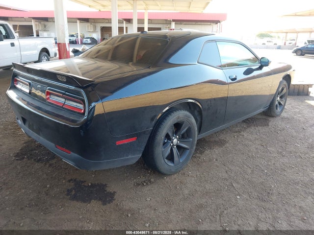 Dodge Challenger 2018 2C3CDZAG4JH302927 Image 4