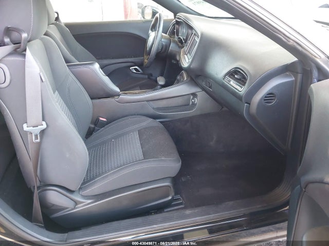 Dodge Challenger 2018 2C3CDZAG4JH302927 Image 5