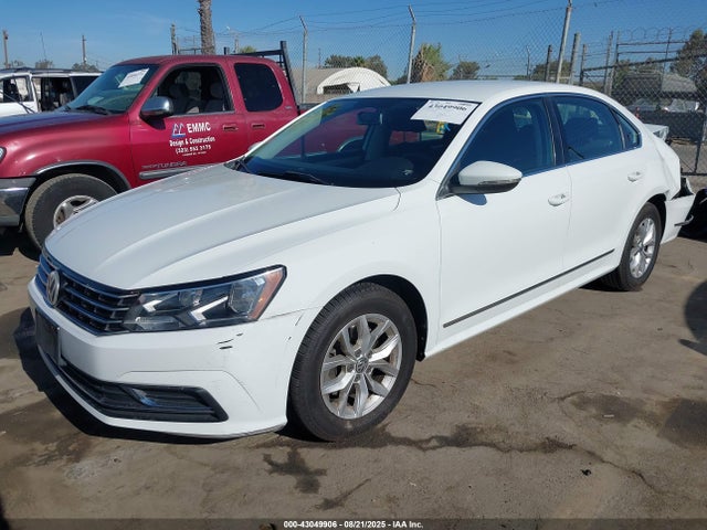 Volkswagen tsi 2017 1VWAT7A33HC010140 Image 2