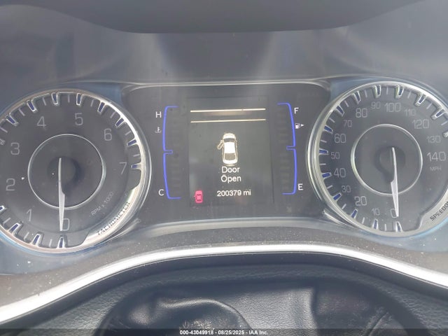 Продаж на аукціоні авто 2016 Chrysler 200 Limited, vin: 1C3CCCAB2GN164146, номер лоту: 43049918