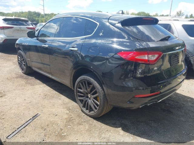 2019 MASERATI LEVANTE ZN661XUL9KX322634 Photo 2