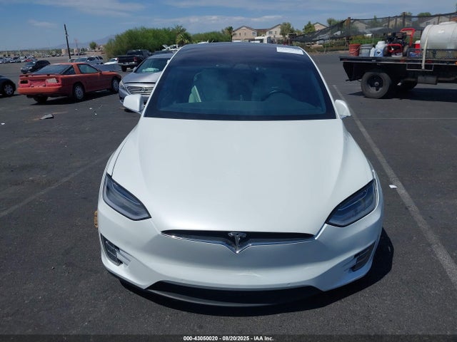 5YJXCDE2XHF076555 Tesla MODEL X