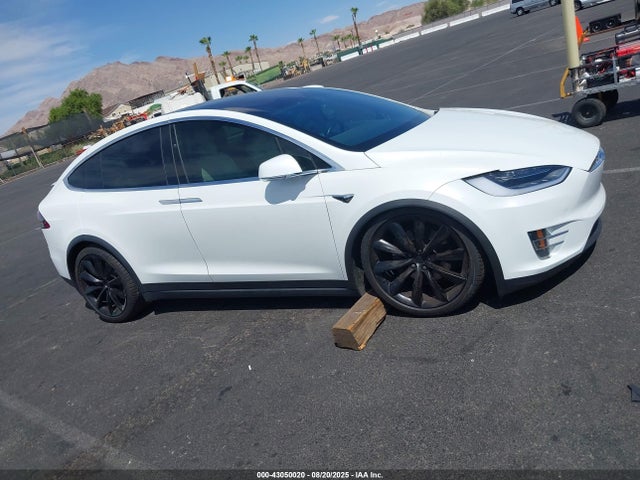 5YJXCDE2XHF076555 Tesla MODEL X
