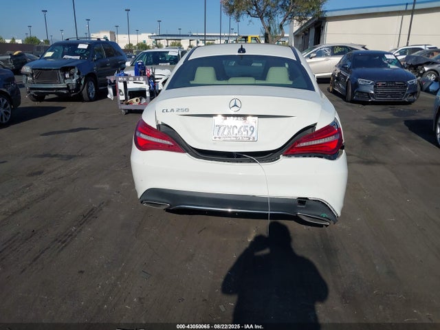 Mercedes-Benz m270 2018 WDDSJ4EB0JN535959 Image 16