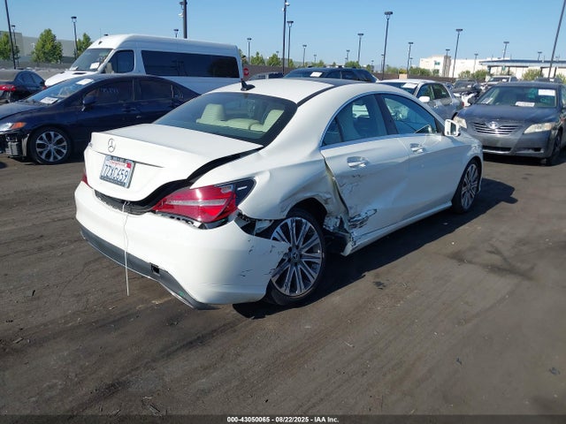 Mercedes-Benz m270 2018 WDDSJ4EB0JN535959 Image 4
