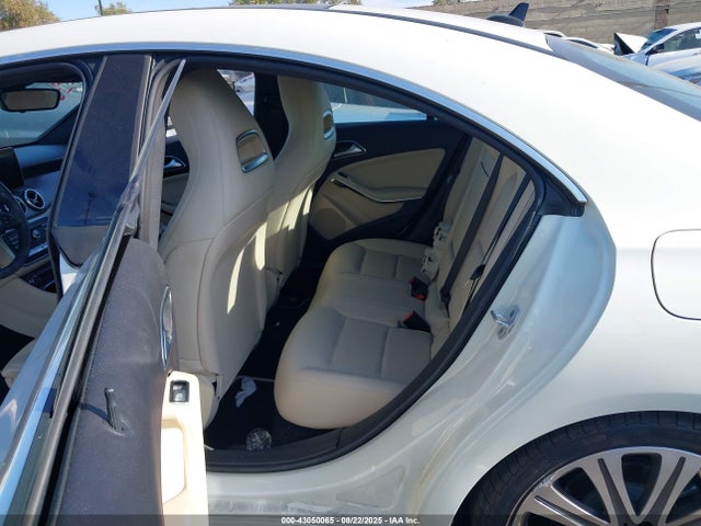 Mercedes-Benz m270 2018 WDDSJ4EB0JN535959 Image 8