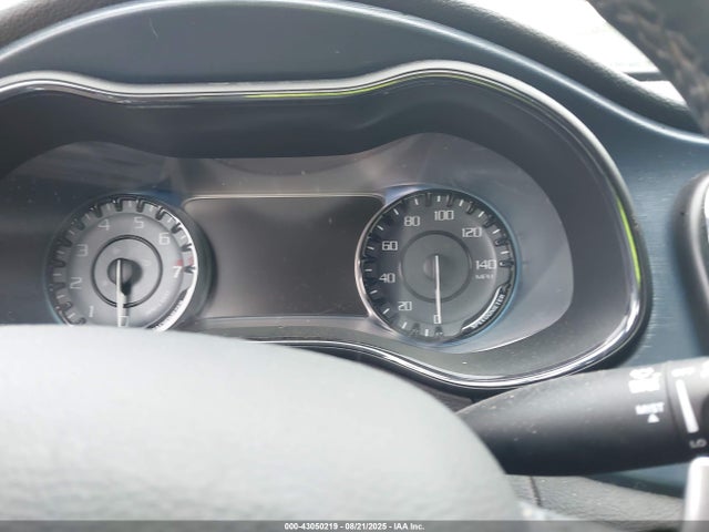 1C3CCCBG8FN682576 Chrysler 200
